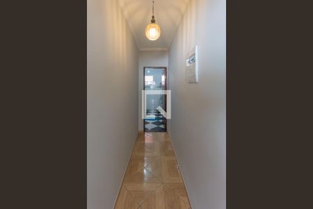 Casa à venda com 250m², 2 quartos e 3 vagas Casa à venda com 250m², 2 quartos e 3 vagasCorredor