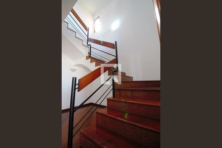 Apartamento à venda com 600m², 4 quartos e 5 vagasEscada