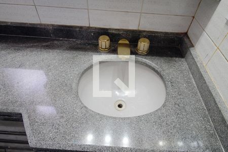 Apartamento à venda com 600m², 4 quartos e 5 vagasBanheiro da Suíte 1 