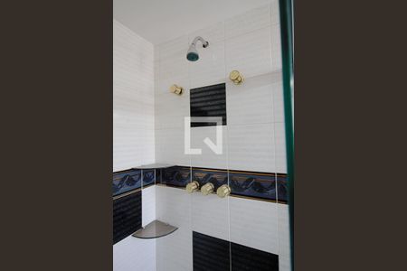 Apartamento à venda com 600m², 4 quartos e 5 vagasBanheiro da Suíte 1 