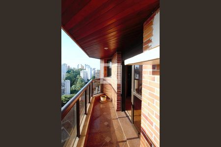 Apartamento à venda com 600m², 4 quartos e 5 vagasVaranda  da Suíte 4 