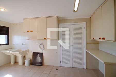 Apartamento à venda com 600m², 4 quartos e 5 vagasÁrea de Serviço