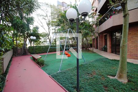 Apartamento à venda com 600m², 4 quartos e 5 vagasÁrea comum - Playground