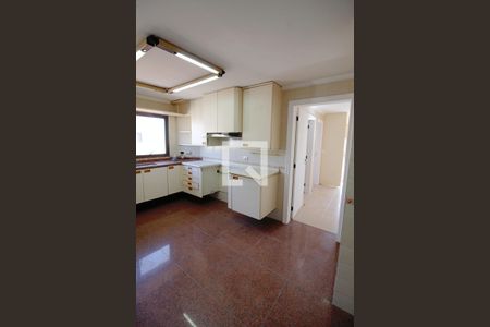 Apartamento à venda com 600m², 4 quartos e 5 vagasCozinha 