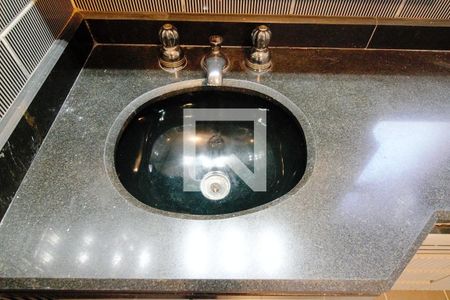 Apartamento à venda com 600m², 4 quartos e 5 vagasBanheiro da Suíte 2