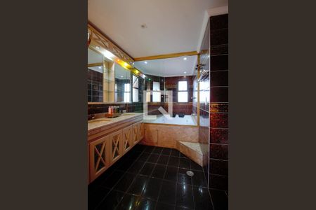 Apartamento à venda com 600m², 4 quartos e 5 vagasBanheiro da Suíte 4