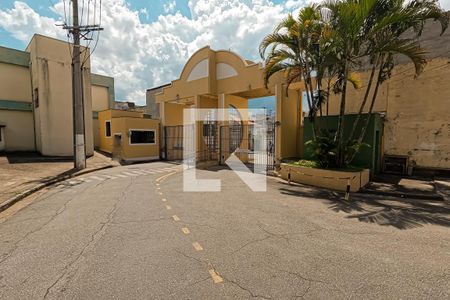 Apartamento para alugar com 76m², 3 quartos e 1 vaga Apartamento para alugar com 76m², 3 quartos e 1 vagaFachada e portaria