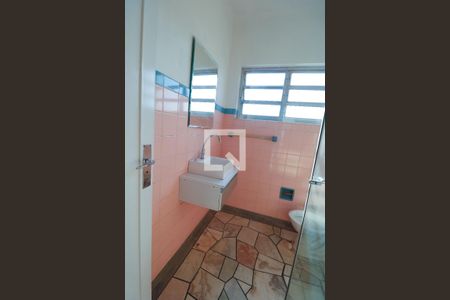 Casa à venda com 160m², 2 quartos e 2 vagas Casa à venda com 160m², 2 quartos e 2 vagasBanheiro