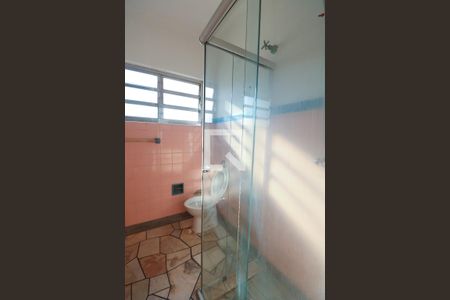 Casa à venda com 160m², 2 quartos e 2 vagas Casa à venda com 160m², 2 quartos e 2 vagasBanheiro