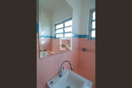 Casa à venda com 160m², 2 quartos e 2 vagas Casa à venda com 160m², 2 quartos e 2 vagasBanheiro