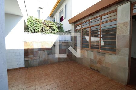 Casa à venda com 160m², 2 quartos e 2 vagas Casa à venda com 160m², 2 quartos e 2 vagasQuintal