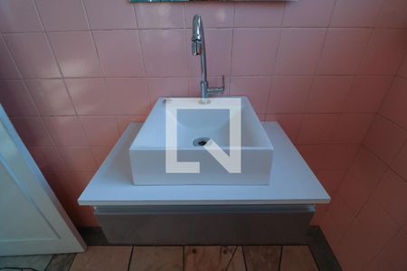 Casa à venda com 160m², 2 quartos e 2 vagas Casa à venda com 160m², 2 quartos e 2 vagasBanheiro