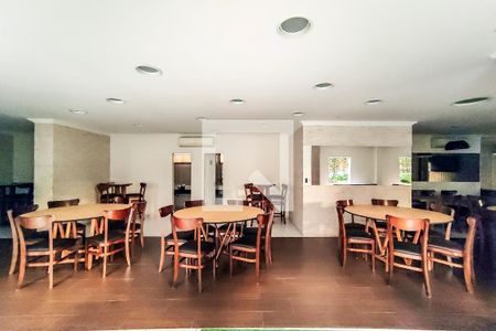 Apartamento à venda com 200m², 4 quartos e 3 vagas Apartamento à venda com 200m², 4 quartos e 3 vagasÁrea Comum - Salão de Festas