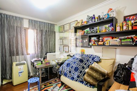 Apartamento à venda com 200m², 4 quartos e 3 vagas Apartamento à venda com 200m², 4 quartos e 3 vagasEscritório