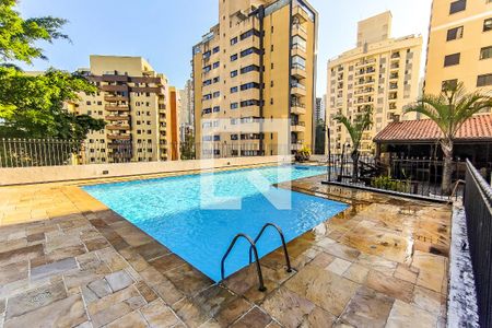Apartamento à venda com 200m², 4 quartos e 3 vagas Apartamento à venda com 200m², 4 quartos e 3 vagasÁrea Comum - Piscina