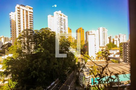 Apartamento à venda com 200m², 4 quartos e 3 vagas Apartamento à venda com 200m², 4 quartos e 3 vagasVista