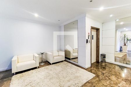 Apartamento à venda com 200m², 4 quartos e 3 vagas Apartamento à venda com 200m², 4 quartos e 3 vagasÁrea Comum - Hall Social