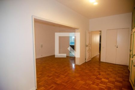 Apartamento à venda com 250m², 3 quartos e 2 vagas Apartamento à venda com 250m², 3 quartos e 2 vagasQuarto 1