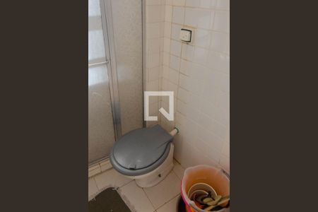 Apartamento à venda com 250m², 3 quartos e 2 vagas Apartamento à venda com 250m², 3 quartos e 2 vagasBanheiro de Serviço