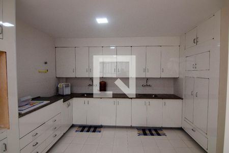 Apartamento à venda com 250m², 3 quartos e 2 vagas Apartamento à venda com 250m², 3 quartos e 2 vagasCozinha