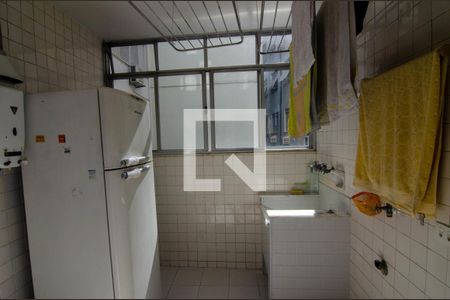 Apartamento à venda com 250m², 3 quartos e 2 vagas Apartamento à venda com 250m², 3 quartos e 2 vagasÁrea de Serviço