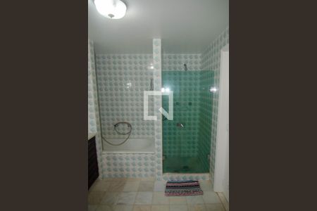 Apartamento à venda com 250m², 3 quartos e 2 vagas Apartamento à venda com 250m², 3 quartos e 2 vagasBanheiro do Quarto 1