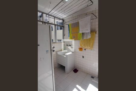 Apartamento à venda com 250m², 3 quartos e 2 vagas Apartamento à venda com 250m², 3 quartos e 2 vagasÁrea de Serviço