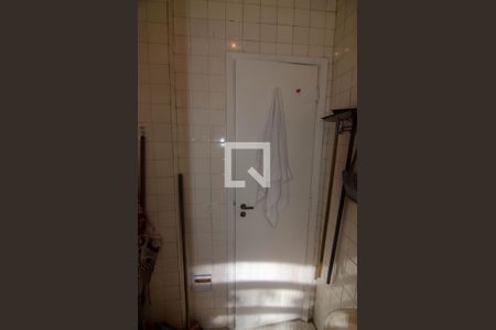 Apartamento à venda com 250m², 3 quartos e 2 vagas Apartamento à venda com 250m², 3 quartos e 2 vagasBanheiro de Serviço