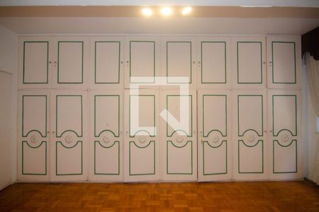 Apartamento à venda com 250m², 3 quartos e 2 vagas Apartamento à venda com 250m², 3 quartos e 2 vagasQuarto 1