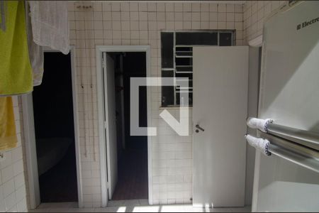 Apartamento à venda com 250m², 3 quartos e 2 vagas Apartamento à venda com 250m², 3 quartos e 2 vagasÁrea de Serviço