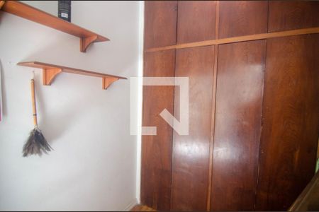 Apartamento à venda com 250m², 3 quartos e 2 vagas Apartamento à venda com 250m², 3 quartos e 2 vagasQuarto de Serviço