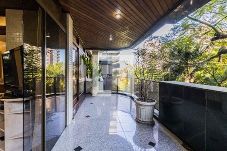 Apartamento à venda com 227m², 3 quartos e 2 vagasSacada