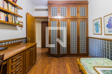 Apartamento à venda com 227m², 3 quartos e 2 vagasDormitório