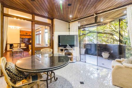 Apartamento à venda com 227m², 3 quartos e 2 vagasSacada