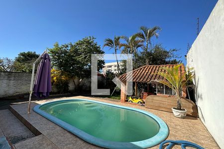 Casa à venda com 120m², 3 quartos e 2 vagasPiscina