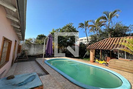 Casa à venda com 120m², 3 quartos e 2 vagasPiscina