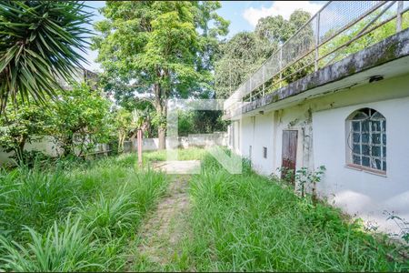 Casa à venda com 1000m², 3 quartos e 5 vagas Casa à venda com 1000m², 3 quartos e 5 vagasQuintal
