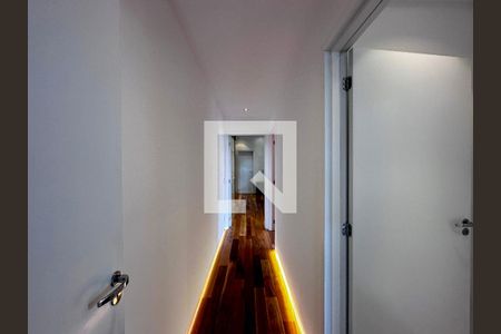 Apartamento à venda com 157m², 3 quartos e 2 vagasCorredor Quartos