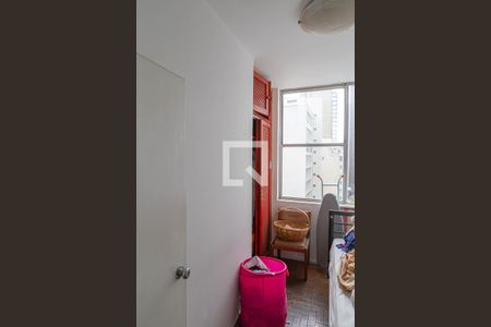 Apartamento à venda com 275m², 3 quartos e 2 vagas Apartamento à venda com 275m², 3 quartos e 2 vagasQuarto de Serviço