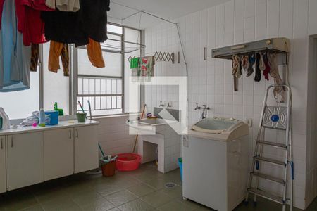 Apartamento à venda com 275m², 3 quartos e 2 vagas Apartamento à venda com 275m², 3 quartos e 2 vagasÁrea de Serviço