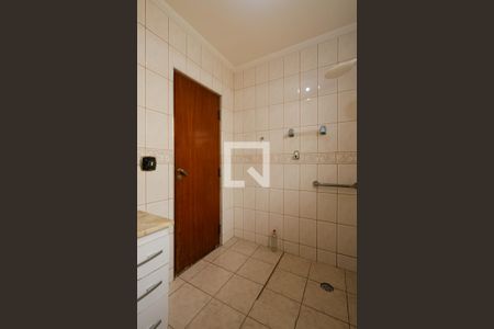 Casa à venda com 192m², 2 quartos e 3 vagas Casa à venda com 192m², 2 quartos e 3 vagasBanheiro