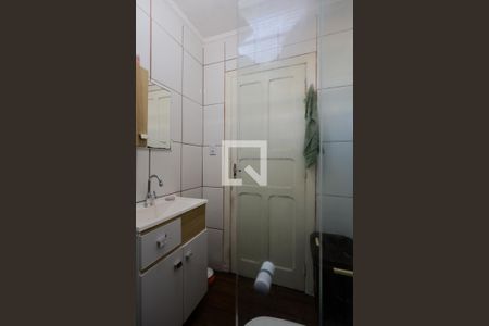 Casa à venda com 191m², 3 quartos e 3 vagas Casa à venda com 191m², 3 quartos e 3 vagasBanheiro social