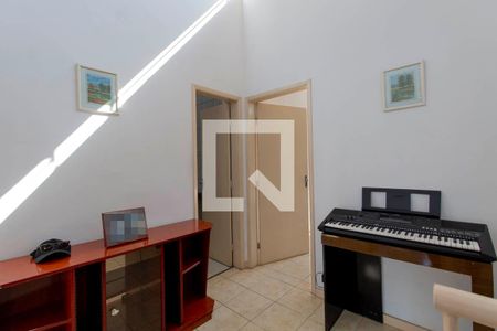 Casa à venda com 155m², 3 quartos e 1 vaga Casa à venda com 155m², 3 quartos e 1 vagaCorredor