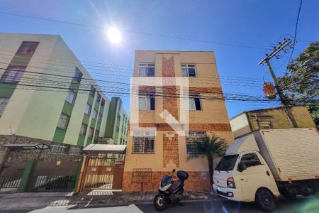 Apartamento à venda com 120m², 3 quartos e 1 vaga Apartamento à venda com 120m², 3 quartos e 1 vagaFachada