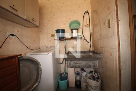 Casa à venda com 158m², 3 quartos e 2 vagasLavanderia