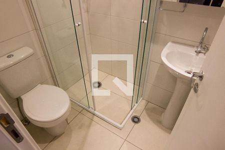 Banheiro de kitnet/studio para alugar com 1 quarto, 18m² em Bela Vista, São Paulo