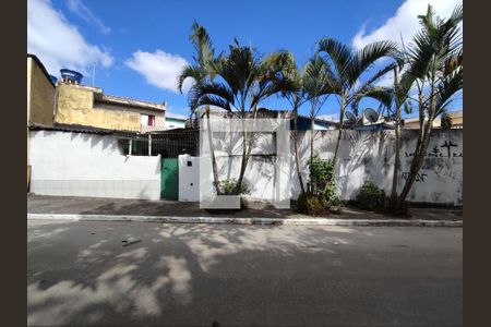 Casa à venda com 150m², 4 quartos e 2 vagas Casa à venda com 150m², 4 quartos e 2 vagasFachada