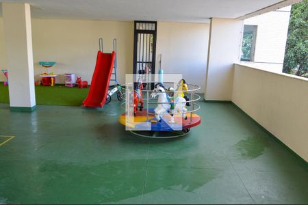 Apartamento à venda com 97m², 3 quartos e 1 vaga Apartamento à venda com 97m², 3 quartos e 1 vagaÁrea comum - Playground