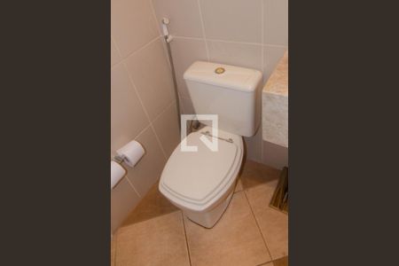 Apartamento à venda com 250m², 4 quartos e 2 vagas Apartamento à venda com 250m², 4 quartos e 2 vagasBanheiro Social