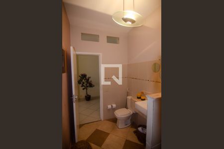 Apartamento à venda com 250m², 4 quartos e 2 vagas Apartamento à venda com 250m², 4 quartos e 2 vagasBanheiro Social